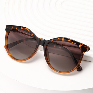 Xuyên biên giới New Châu Âu và Mỹ củ<span class=keywords><strong>a</strong></span> phụ nữ thời trang phân cực Kính mát với kim cương chống tia cực tím Hot Bán Kính mát - Product Image 2