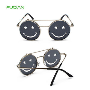 Occhiali da Sole Flip Double Stile Harajuku 3321 con Faccina Sorridente per Uomo e Donna, Montatura <span class=keywords><strong>in</strong></span> Metallo Oro e Argento, Occhiali Alla <span class=keywords><strong>Moda</strong></span> per Feste - Product Image 5