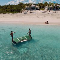 Terrain de pickleball gonflable Drop Stitch, plateforme flottante commerciale pour sports nautiques, jeux de pickleball, jeux sportifs marins
