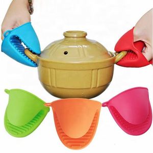 Mini-mitaines de four en silicone isolées résistantes à la chaleur pour la cuisson et le barbecue – Outils de cuisine imprimés - Product Image 1
