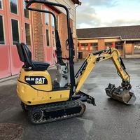 Mini-excavatrice sur chenilles Cat 300.9D, 1 tonne, micro-excavatrice hydraulique, chenilles en caoutchouc, certifiée CE, excavatrice compacte pour travaux en espace restreint dans le jardin.