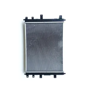 Système de refroidissement de vente chaude en aluminium Chery Jietu Auto Parts Radiateur de réservoir d'eau x70 x90 x70plus x90plus