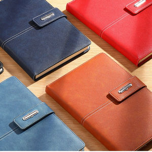 مجموعة هدايا فاخرة للأعمال بالجملة تشمل مفكرة A5 وقارورة ماء، مجموعة دفتر ملاحظات A5 قابلة للتخصيص من الجلد الصناعي مع قلم وكوب حراري وذاكرة USB - Product Image 5