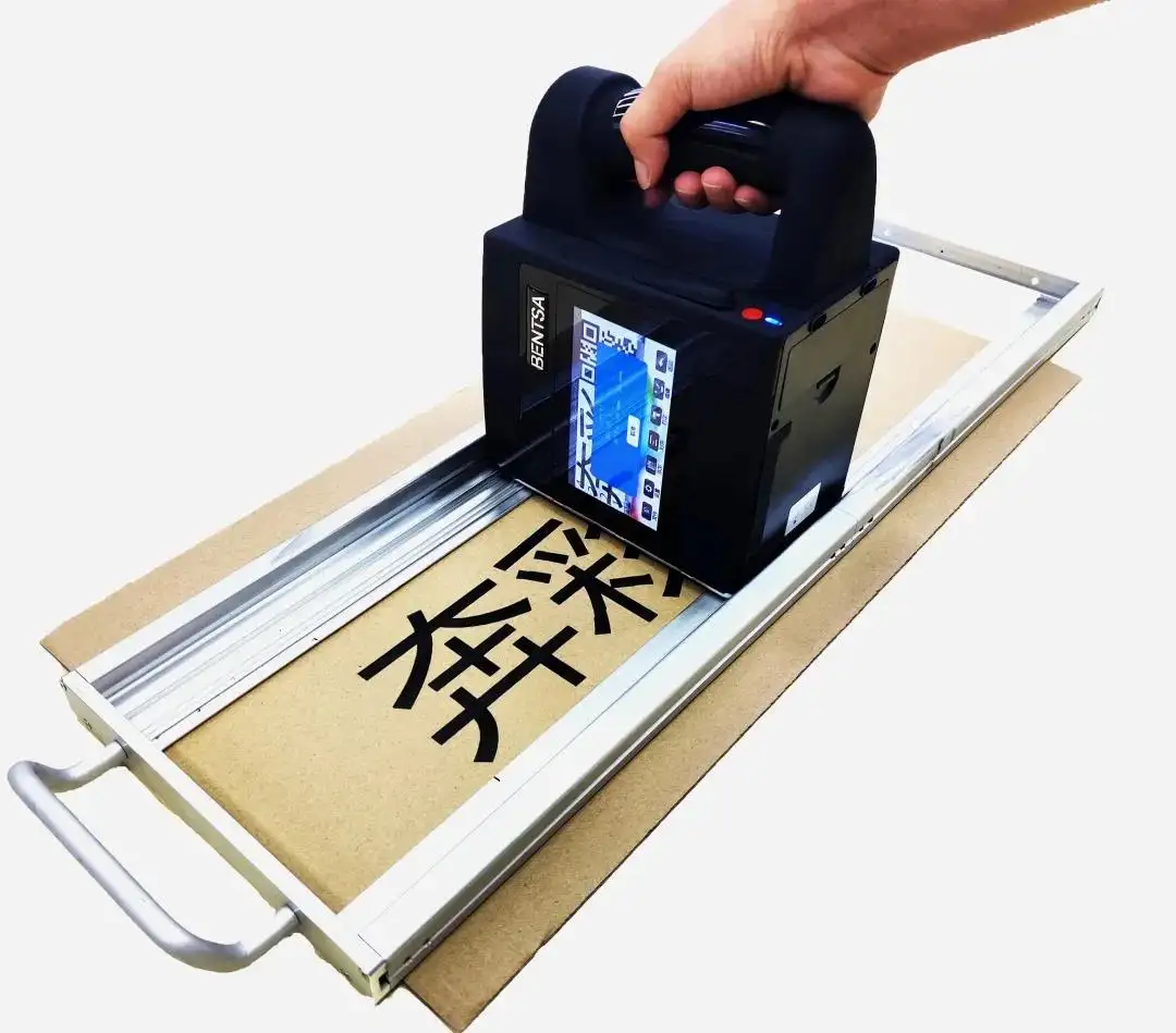 De madera y caja de cartón impresora mano flexible máquina de impresión de inyección de tinta con 40 líneas masiva información de impresión