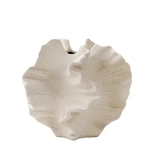 Minimalist Art Irregular Decoration White Shell Shape Matte Clay Ceramic For Home
