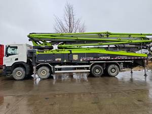 Camión Bomba de Concreto con Motor Diésel Zoomlion de 62 m de Marca China con Productividad de 18 m/h en Shanghái - Product Image 4