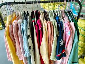 Pyjamas en soie unisexes confortables <span class=keywords><strong>de</strong></span> <span class=keywords><strong>bonne</strong></span> qualité SH03 avec chemise <span class=keywords><strong>de</strong></span> nuit, pantalon <span class=keywords><strong>de</strong></span> pyjama, pyjamas, peignoir, vêtements mixtes en gros - Product Image 3