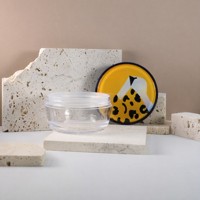 Yuecai Vente en gros de contenants pour poudre libre, pots personnalisés avec couvercle supérieur pour poudre fixatrice et emballages pour poudre illuminatrice avec tamis en plastique