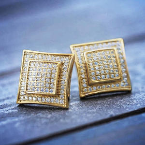 Pendientes de botón modernos chapados en oro con diseño cuadrado de circonita para fiesta, joyería de moda unisex, acabado 18K, microincrustaciones geométricas - Product Image 3