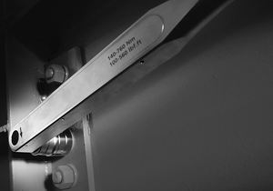 Clé dynamométrique à ouverture réglable en aluminium de qualité industrielle, finition anodique, 3000 Nm, entraînement de 1 pouce, support OEM personnalisé - Product Image 4