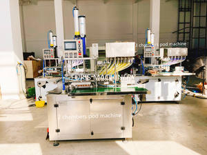 Machine de remplissage et d'emballage de liquides chimiques en sachets plastiques, entièrement automatique, contrôlée par PLC, facile à utiliser, à scellage arrière et multi-chambres - Product Image 3