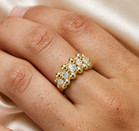 Bague Hailey Style S925 plaqué or lourd, trois rangs de perles bulles serties de diamants, esthétique Princesse Européenne, style influenceur Instagram doux
