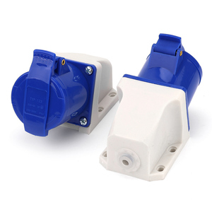 Enchufe y Tomacorriente Industrial de 32A 220-240V <span class=keywords><strong>2P</strong></span>+E Macho/Hembra con 3 Salidas, Impermeable IP44, Contactos de Latón, Carcasa de PP, para Uso en Exteriores - Product Image 2