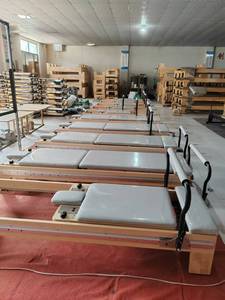 Reformer de Pilates professionnel en bois d'érable avec tour complète et ensemble complet d'équipement de yoga pour studio - Product Image 4
