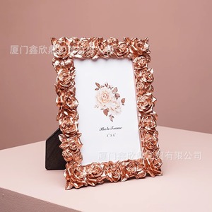 Cadre photo en résine rose 4x6 pouces, décor vertical de table fait main en relief - Product Image 2