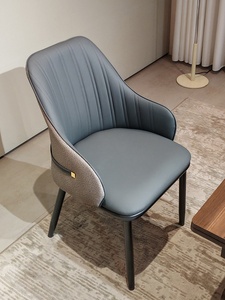 Fauteuil d'hôtellerie sur mesure avec accents dorés, chaise d'appoint rembourrée, suite de sièges commerciaux haut de gamme pour hall d'hôtel étoilé et salle d'exposition - Product Image 2