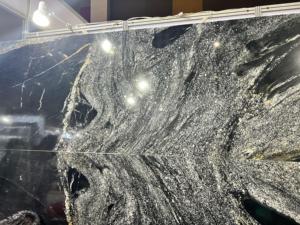 Fábrica de losas de granito negro icónico moderno al por mayor de La India para decoración de encimeras de pisos de paredes - Product Image 4