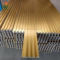 Panneau mural moderne en PVC/WPC imperméable et ignifuge, composite bois-plastique, lambris cannelé pour revêtement intérieur/extérieur d'hôtels et de salles TV