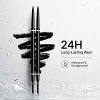 Crayon à sourcils de précision pour des sourcils naturellement définis, pointe ultra-fine pour des traçages fins, formule crémeuse qui s'étale en douceur