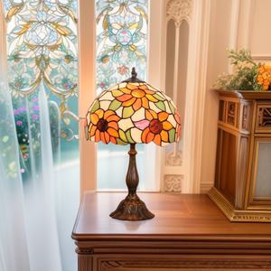 Lámpara de Escritorio Romántica con Diseño de Girasol Ouhao, Estilo Tiffany, Iluminación Cálida para Dormitorio, Lámpara de Estudio - Product Image 5