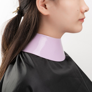 Cape de coiffure en silicone, coussinet anti-adhésif pour les épaules, pour la coupe de cheveux en salon - Product Image 4