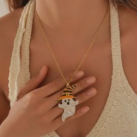 Collier Pendentif Gothique Vintage Halloween avec Motif Chauve-souris Sombre et Fantôme Orné de Pierres, Bijou de Mode pour Femme, pour Fêtes Costumées et Festivals, Vente en Gros