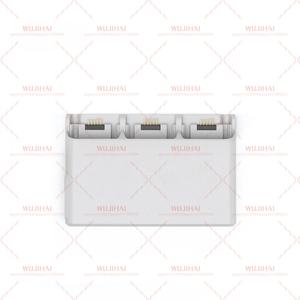 Cargador Bidireccional <span class=keywords><strong>Neo</strong></span> Bi: Puede Cargar 3 Baterías de Vuelo Autoalimentadas Completamente en 60 Minutos al Mismo Tiempo - Product Image 4