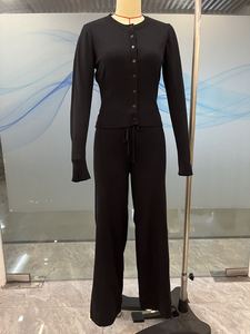 Bộ đồ thể thao nữ chất liệu len dệt kim, kiểu áo hoodie ngắn, mặc nhà, mùa thu, màu trơn, ôm sát, chống tĩnh điện - Product Image 4