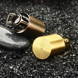 ไฟแช็ค JOFI Fire Level 900 Mini Grinder แบบเติมแก๊สโพรเพน รุ่นคลาสสิค สีทองดำ กันลม พกพาสะดวก เหมาะสำหรับเดินทาง ของขวัญ ขนาดกะทัดรัด ทำจากโลหะ - Product Image 4