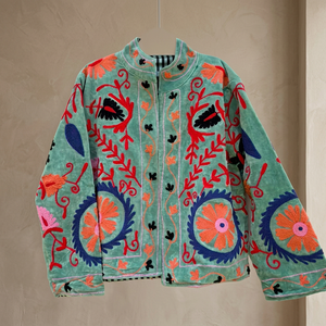 Chaqueta de Invierno de Terciopelo Verde Menta de Lujo Unisex Premium, Bordada a Mano con Adornos Florales Tradicionales, Estilo Bohemio Elegante - Product Image 3