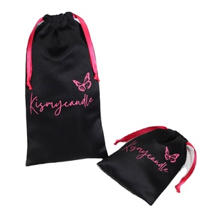 Bolsa de Satén Negra de Alta Gama para Botellas de Vino y Perfume, con Cordón, Logotipo Personalizado Impreso, Bolsa de Embalaje de Satén con Cordón - Product Image 1