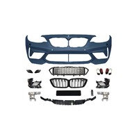 Kit carrosserie complet pour BMW Série 2 F22 modifiée M2C : pare-chocs avant, pare-chocs arrière, marchepieds latéraux.