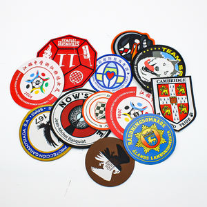 Écussons brodés avec logo personnalisé Écussons de broderie thermocollants de dessin animé avec perles de décoration pour vêtements Matériau principal Tissu - Product Image 2