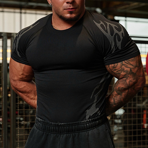 T-shirt a compressione da allenamento in palestra per uomo, traspirante, anti-umidità, vestibilità regolare, manica corta. - Product Image 3