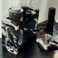 Étagère de rangement à deux niveaux en marbre noir naturel, design moderne, surface polie, construction durable pour cosmétiques et parfums de bureau