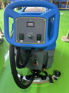 Potente Fregadora de Pisos con Motor de 550W, Ancho de Cepillo de 18 Pulgadas, Autopropulsada, con Cuerpo de ABS - Product Image 5