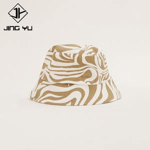 El fabricante diseña elegantes sombreros de pescador con estampado de playa y sombreros de pescador personalizados suaves. - Product Image 1