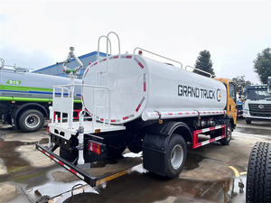 Camión cisterna HOWO para transporte de agua potable de 8-10 toneladas, camión rociador de agua para limpieza de carreteras - Product Image 5