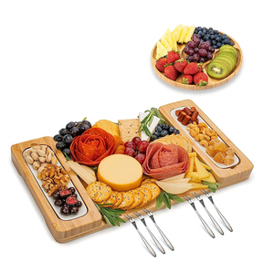 Bandeja de bambú para servir galletas de vino, carne de <span class=keywords><strong>Brie</strong></span> y cuchillo, juego de tablero redondo de madera para charcutería, bandejas de madera para servir - Product Image 1