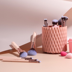 Juego de Brochas de Maquillaje de Alta Gama de 18 Piezas con Tubo de Almacenamiento y Algodón de Huevo, Venta al por Mayor de Fábrica, LOGO Personalizado - Product Image 3