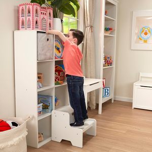 Repose-pieds en bois à deux niveaux pour enfants, disponible dans des couleurs personnalisables, adapté à une utilisation dans n'importe quel style de décoration intérieure. - Product Image 4