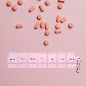 Organisateur de pilules portable pour 7 jours, boîte à pilules hebdomadaire, étui de voyage en plastique pour pilules avec porte-clés - Product Image 6