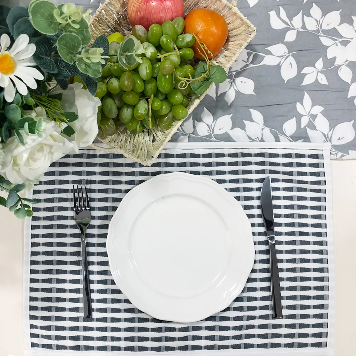Non-Slip Placemats for Dining Table Washable Durable Vinyl Woven Place Mat PVC Table Mats Sets