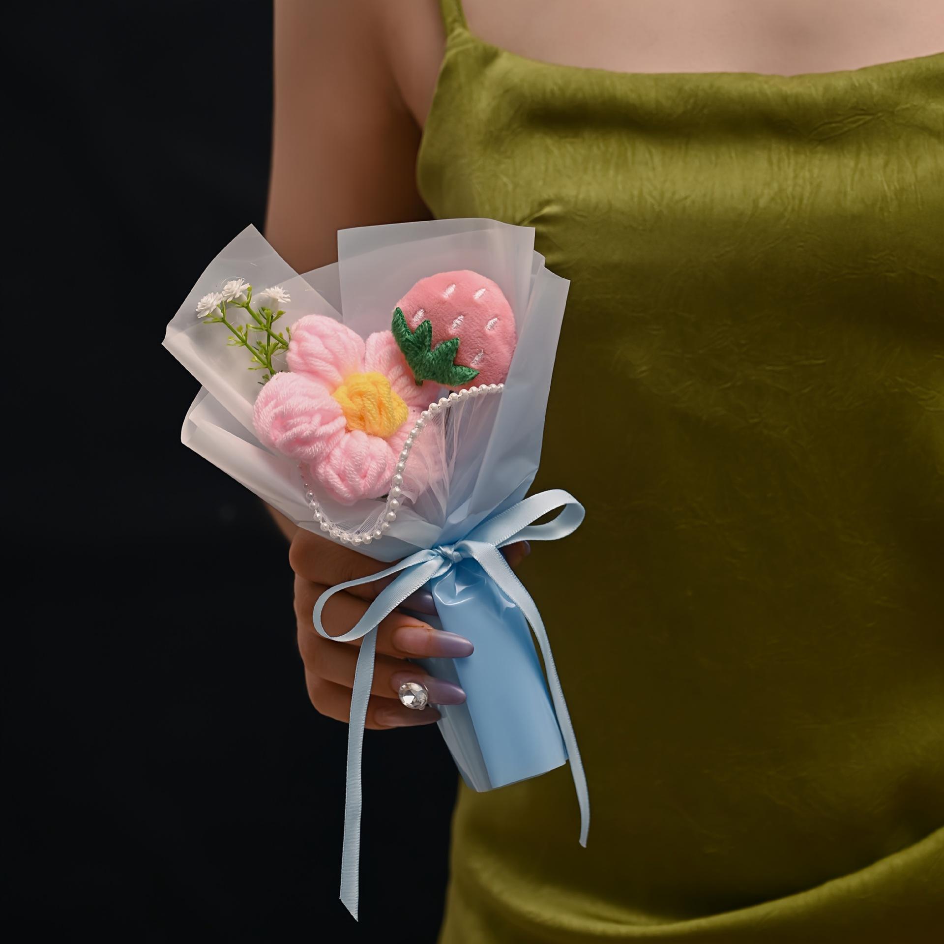 ช่อดอกไม้สีชมพูขนาดเล็ก