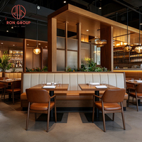 Table moderne et élégante avec pieds en métal, cadre en bois, canapé rembourré en cuir, chaise rembourrée pour restaurant, café, boutique, ensemble de meubles