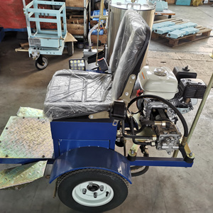 Máquina de pintura termoplástica para señalización vial Showway Line Driver, con motor de gasolina de 5.5HP, dos plataformas para los pies, modelo SW-11. - Product Image 4