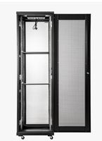 Armoire serveur réseau classique de 19 pouces en acier avec porte vitrée et porte grillagée, conception personnalisée pour les centres de données