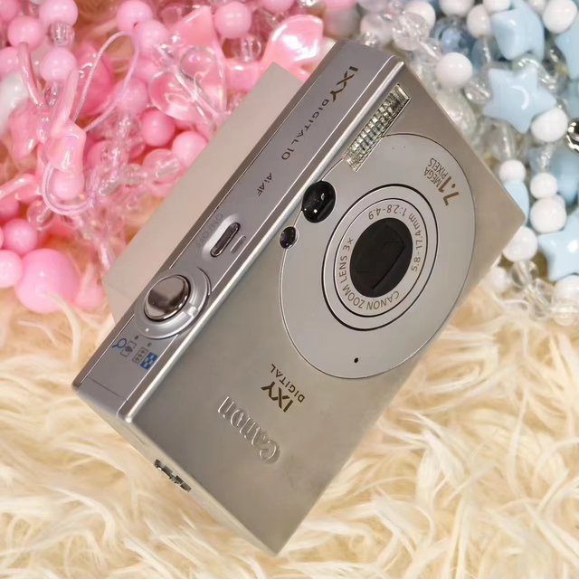Children's Mirrorless CCD Camera with 2-3" Screen Lithium Battery SD Card Video Pocket-Sized for Student Selfie Travel