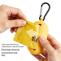 Distributeur de sacs à déjections canines en silicone en gros, support portable suspendu pour sacs à déjections, outils de promenade pour animaux de compagnie en extérieur