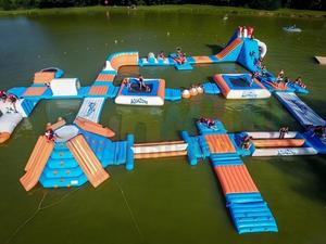 <span class=keywords><strong>Parc</strong></span> aquatique gonflable commercial pour lacs et stations balnéaires, fabricant d'équipements modulaires pour parcs aquatiques, États-Unis et Europe - Product Image 1